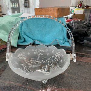 Mikasa Holiday Classics Handled Basket